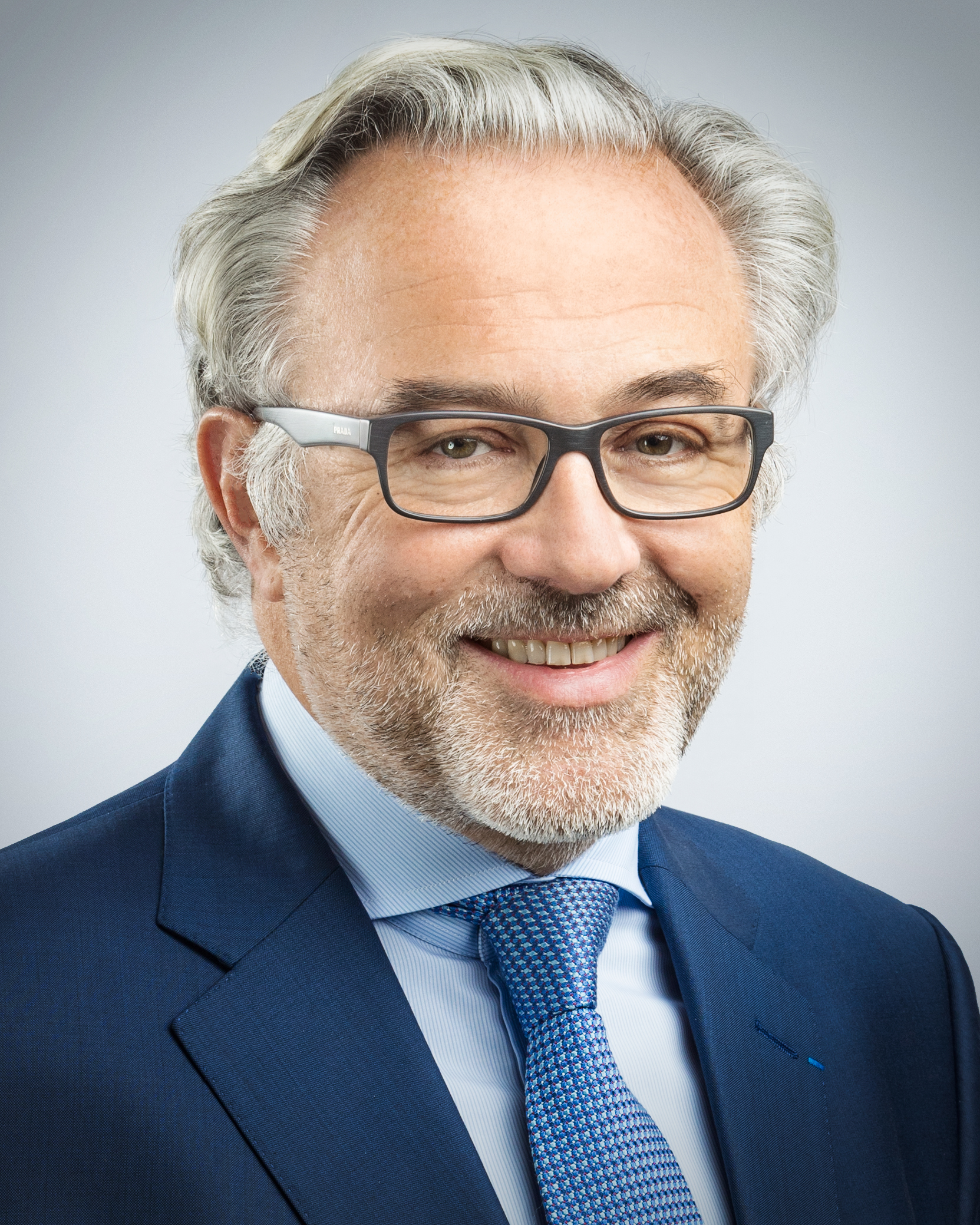 ÉRICK ROUX DE BÉZIEUX